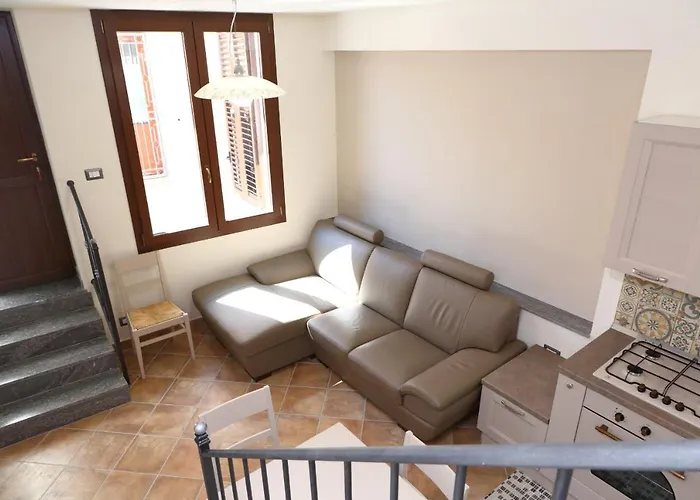 Terrazza Della Rocca 別荘 チェファル